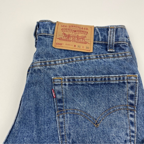 Vintage Levi’s 550 High Waist Waist fit Jeans - Picture 2 of 9